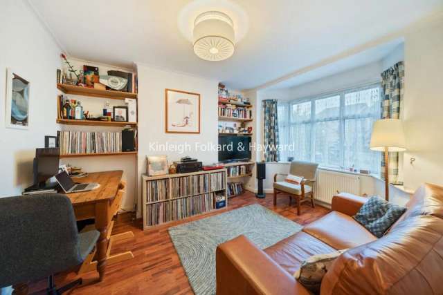 Flat Under Offer in London, England