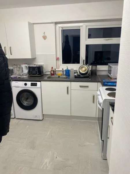 Flat For Rent in Metropolitan Borough of Solihull, England