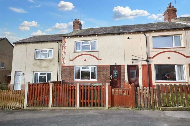 House For Sale in Leeds, England