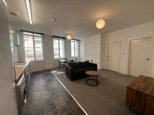 Flat For Rent in Hull, England