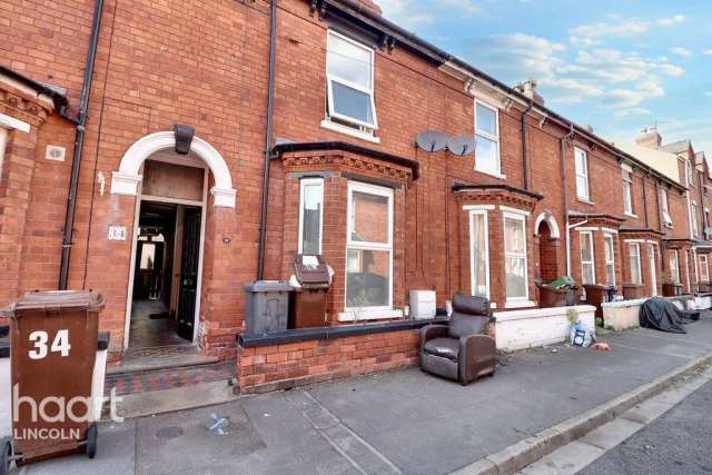 4 bedroom terraced house for sale