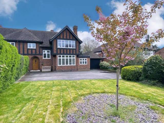 4 bedroom semi-detached house for sale