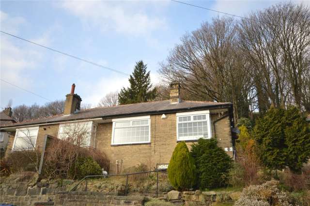 Bungalow For Sale in Bradford, England