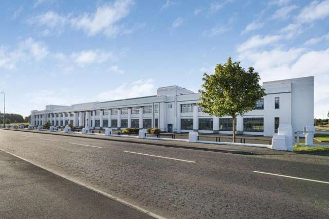 Office For Sale in Inchinnan, Scotland