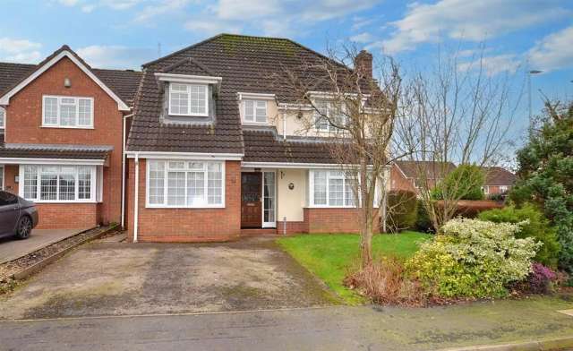 4 bedroom detached house for sale