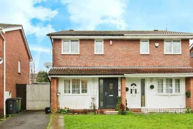 3 bedroom semi-detached house for sale