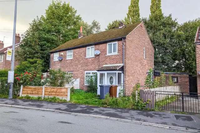 2 bedroom semi-detached house for sale