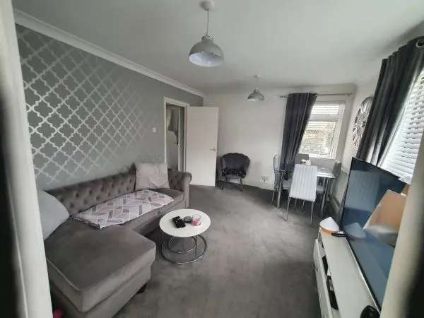 Flat For Rent in Basildon, England