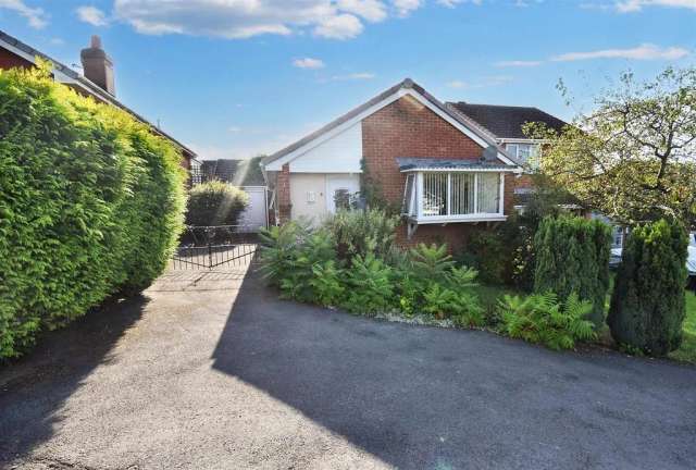 2 bedroom detached bungalow for sale