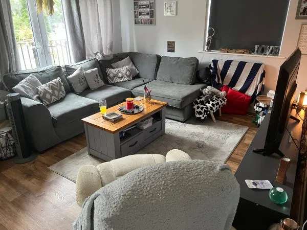 Flat For Rent in Mid Sussex, England