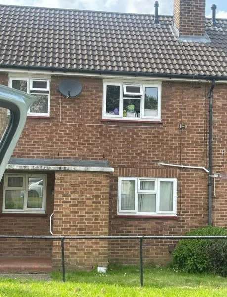 Flat For Rent in Hertsmere, England