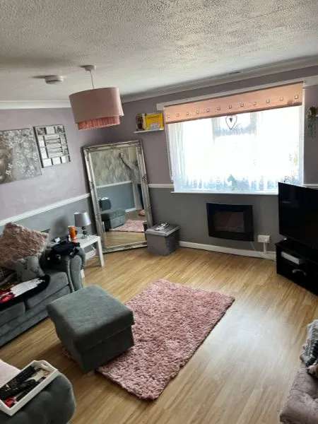 Flat For Rent in Tendring, England