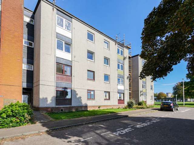 Flat For Rent in Dundee, Scotland