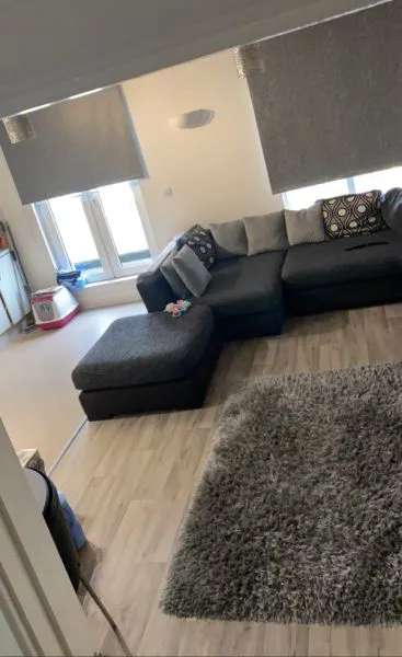 Flat For Rent in Guildford, England