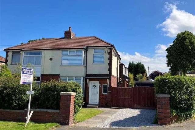 3 bedroom semi-detached house for sale