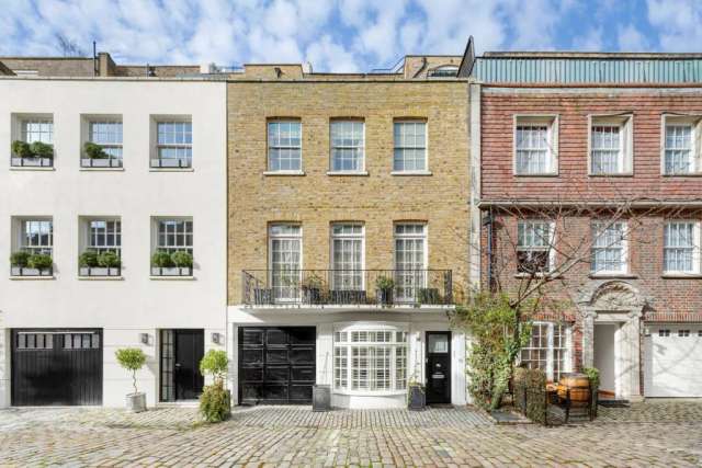 House For Sale in City of Westminster, England