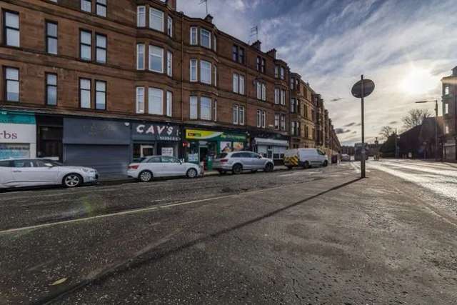 Flat to rent in Cathcart Road, Cathcart, Glasgow G42