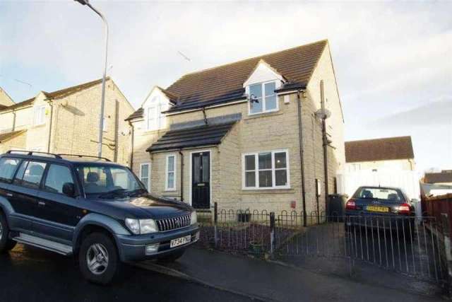 2 bedroom semi-detached house for sale