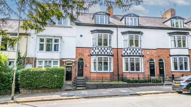 5 bedroom terraced house for sale