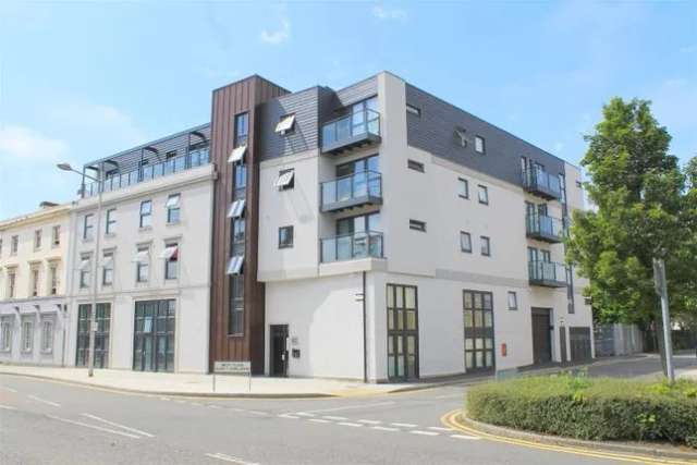 Flat for sale in Bute Street, Cardiff CF10