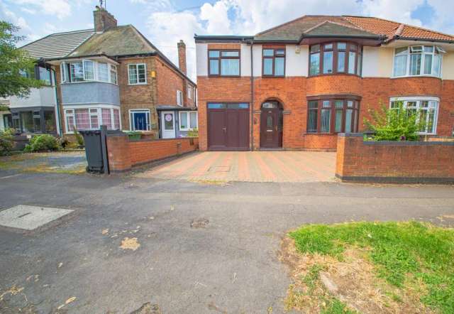 4 bedroom semi-detached house for sale