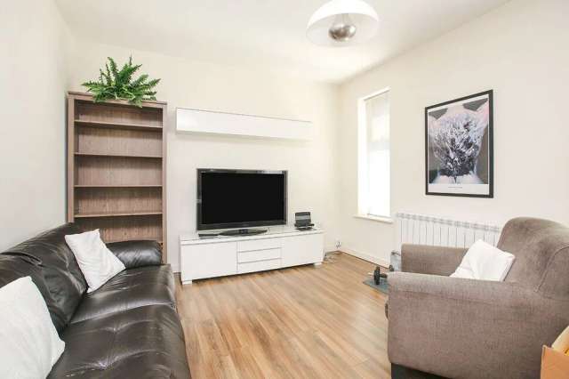 1 bedroom  Flat for sale, Hazel Grove, Cheshire, SK7