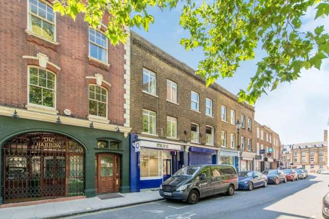 Flat Under Offer in London, England