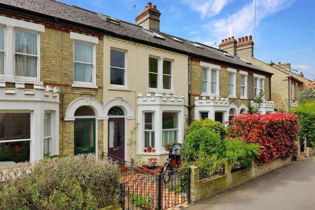 5 bedroom terraced house for sale