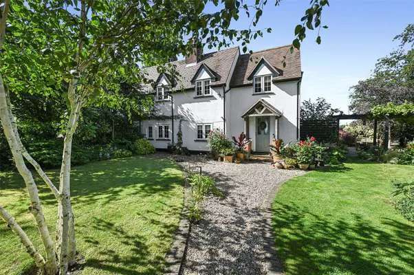 8 Brick Cottages, Cooksmill Green, Chelmsford, CM1 3SH | Property for sale | Savills