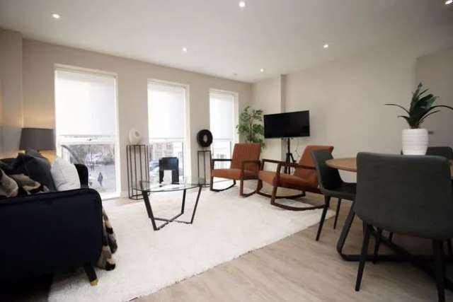 Flat to rent in Mount Stuart Square, Cardiff CF10