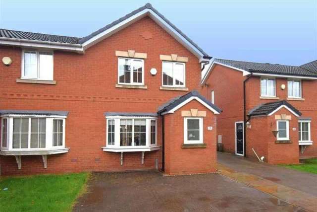 3 bedroom semi-detached house for sale