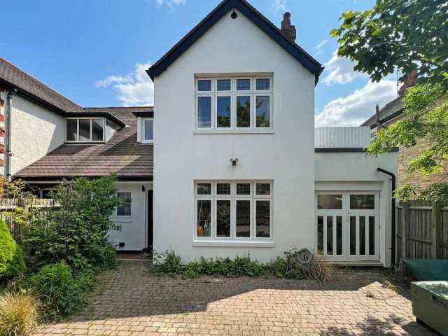 4 bedroom semi-detached house for sale