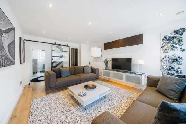 House Under Offer in London, England