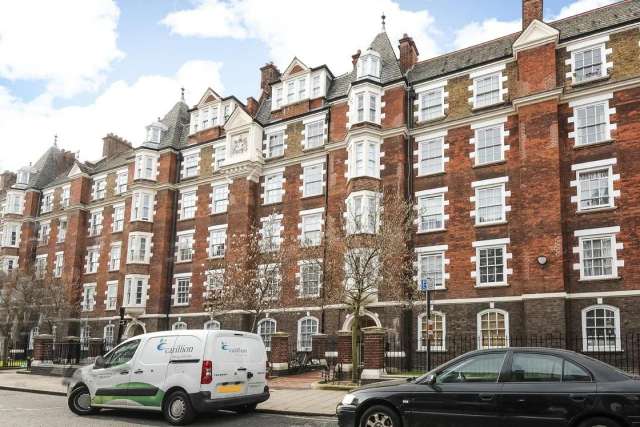 Flat Under Offer in City of Westminster, England