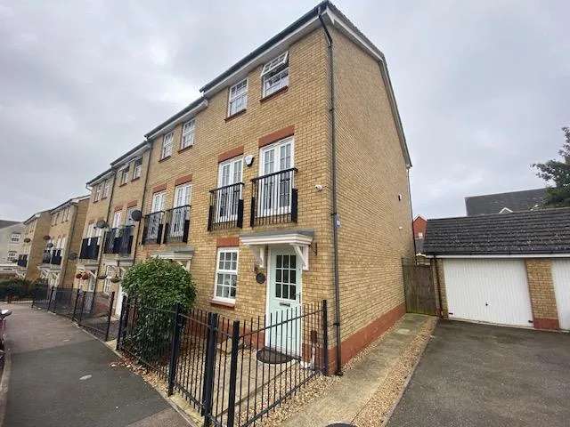 4 bedroom end of terrace house for sale