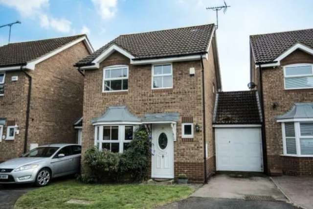 Detached house For Rent in Woodley, England