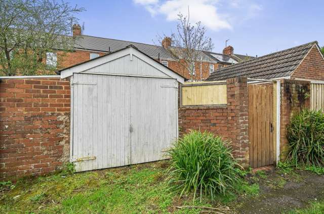 3 bedroom house in Exeter