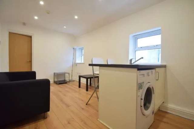 Flat to rent in Clifton Street, Cardiff CF24