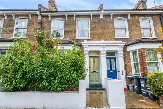 House Under Offer in London, England