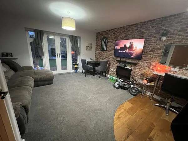 House For Rent in Guildford, England