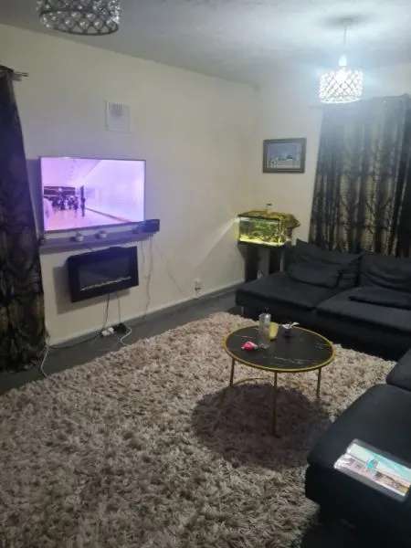 Flat For Rent in Trafford, England