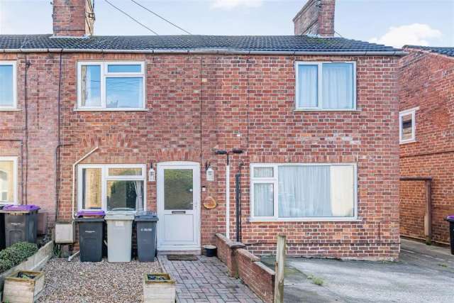 2 bedroom terraced house for sale