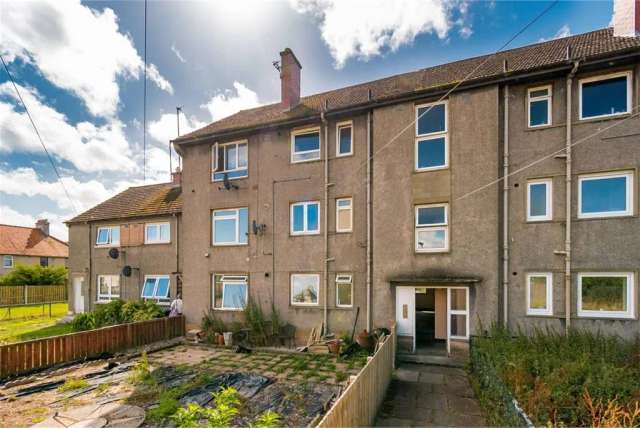 3 Bed Flat - First Floor with 1 Reception Room