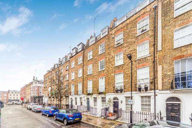 Flat Under Offer in City of Westminster, England