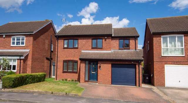 4 bedroom detached house to rent