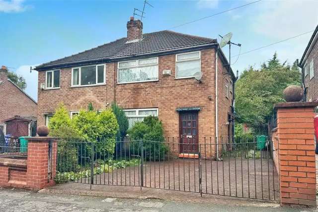 3 bedroom semi-detached house for sale