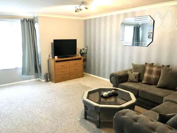 Flat For Rent in Guildford, England