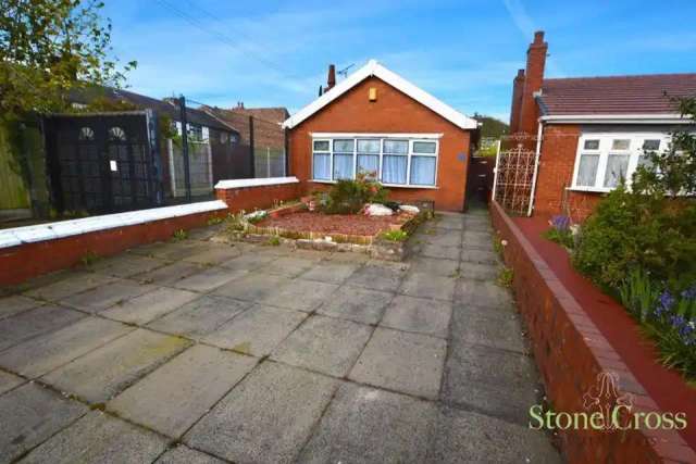 1 bedroom detached bungalow for sale