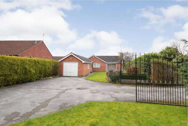 2 bedroom detached bungalow for sale