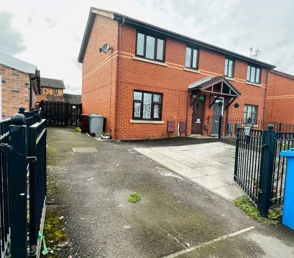 House For Rent in Manchester, England